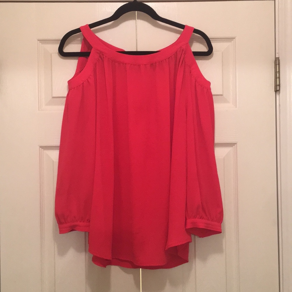 Women’s cold shoulder top